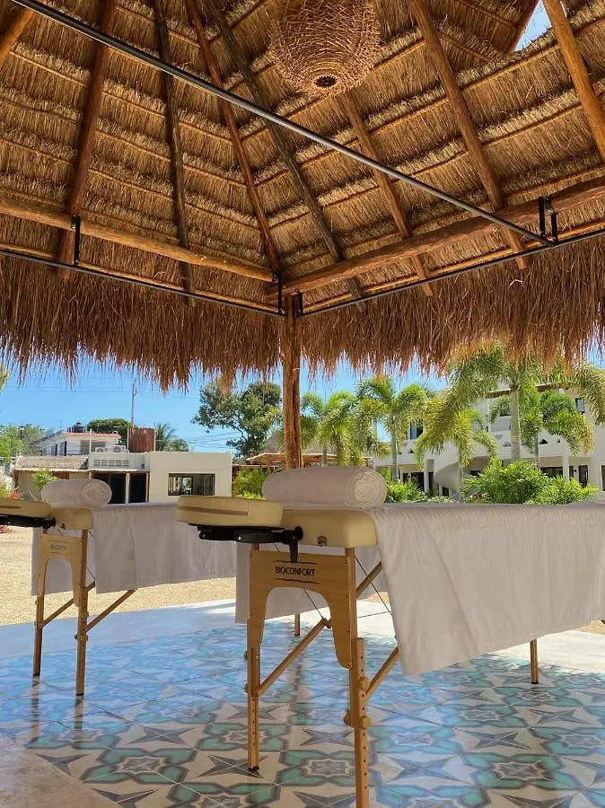 Hotel Blue Palm Bacalar 4*,