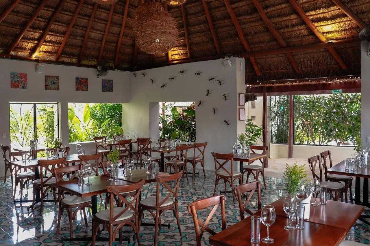 Hotel Blue Palm Bacalar 4*,