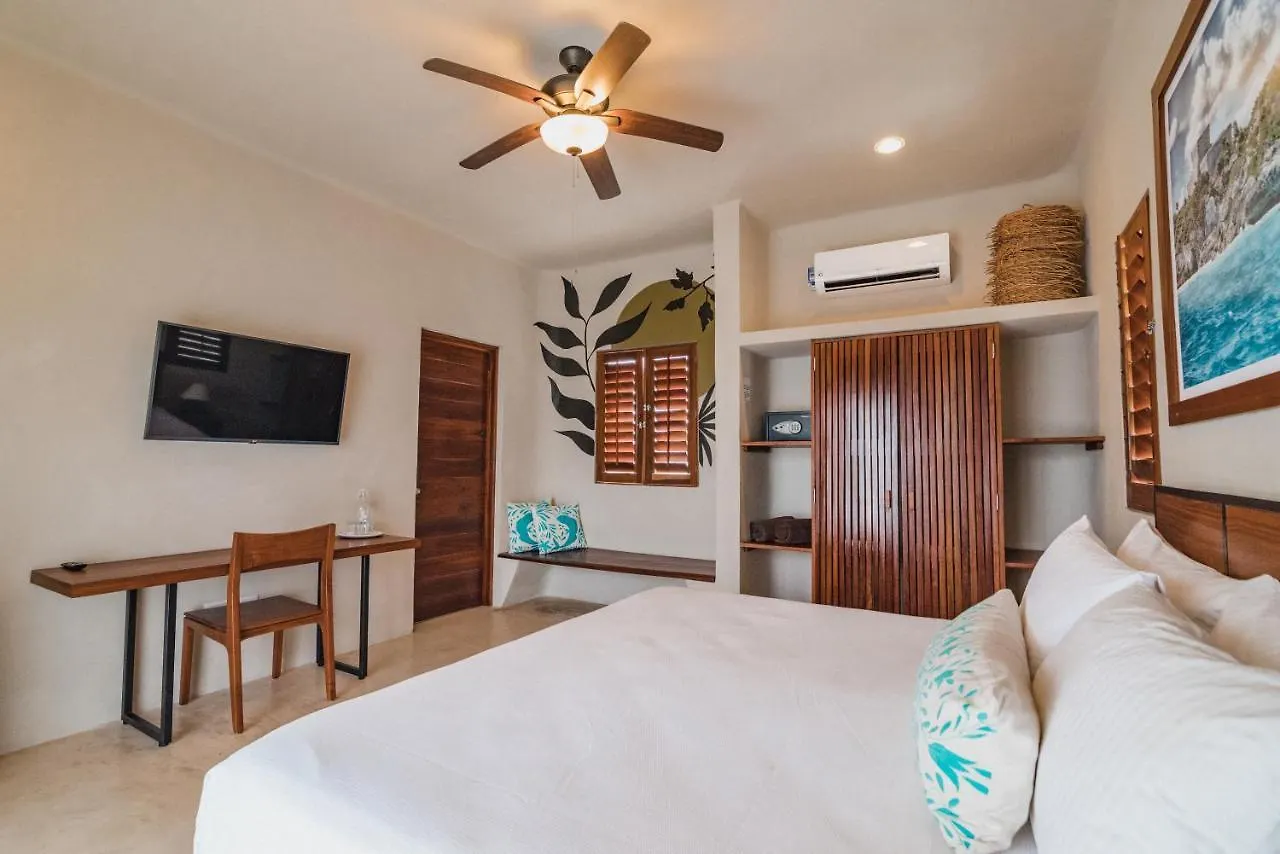 Hotel Blue Palm Bacalar 4*,  Messico