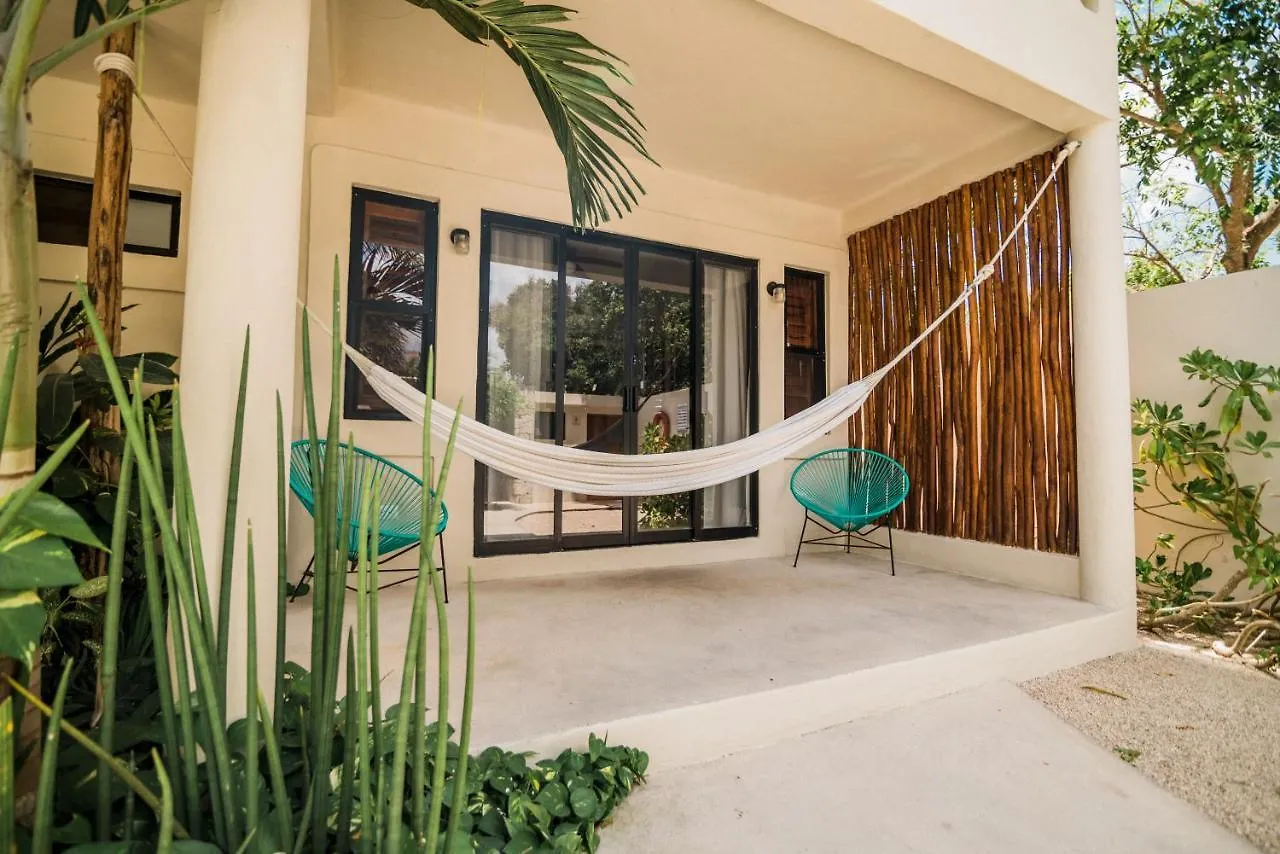 Hotel Blue Palm Bacalar 4*,